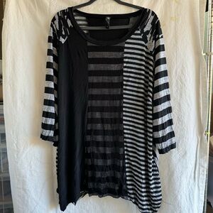 Comfy, soft stretchy top 24W